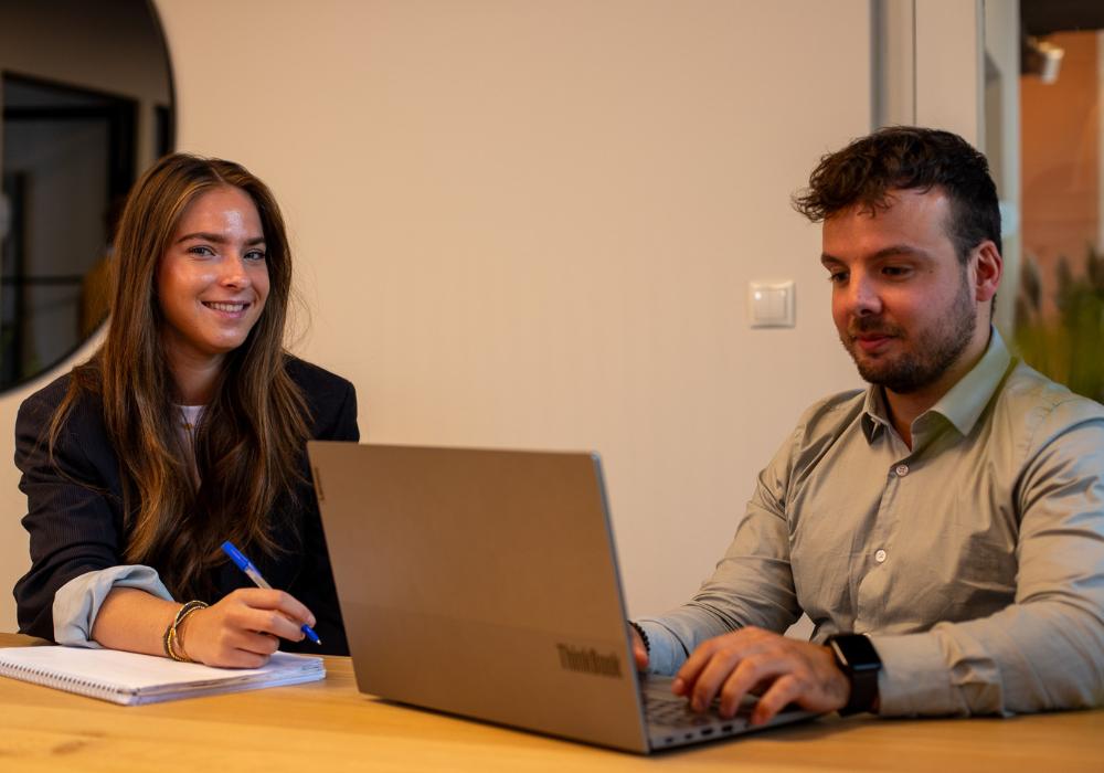 Luca met Willemijn in overleg