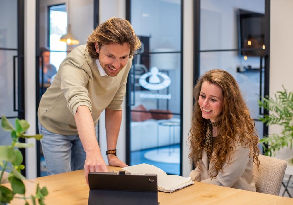 Dirk en Marloes in overleg